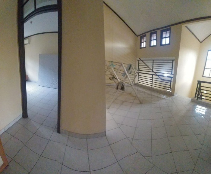 Rumah disewakan di Beverly Lippo Cikarang